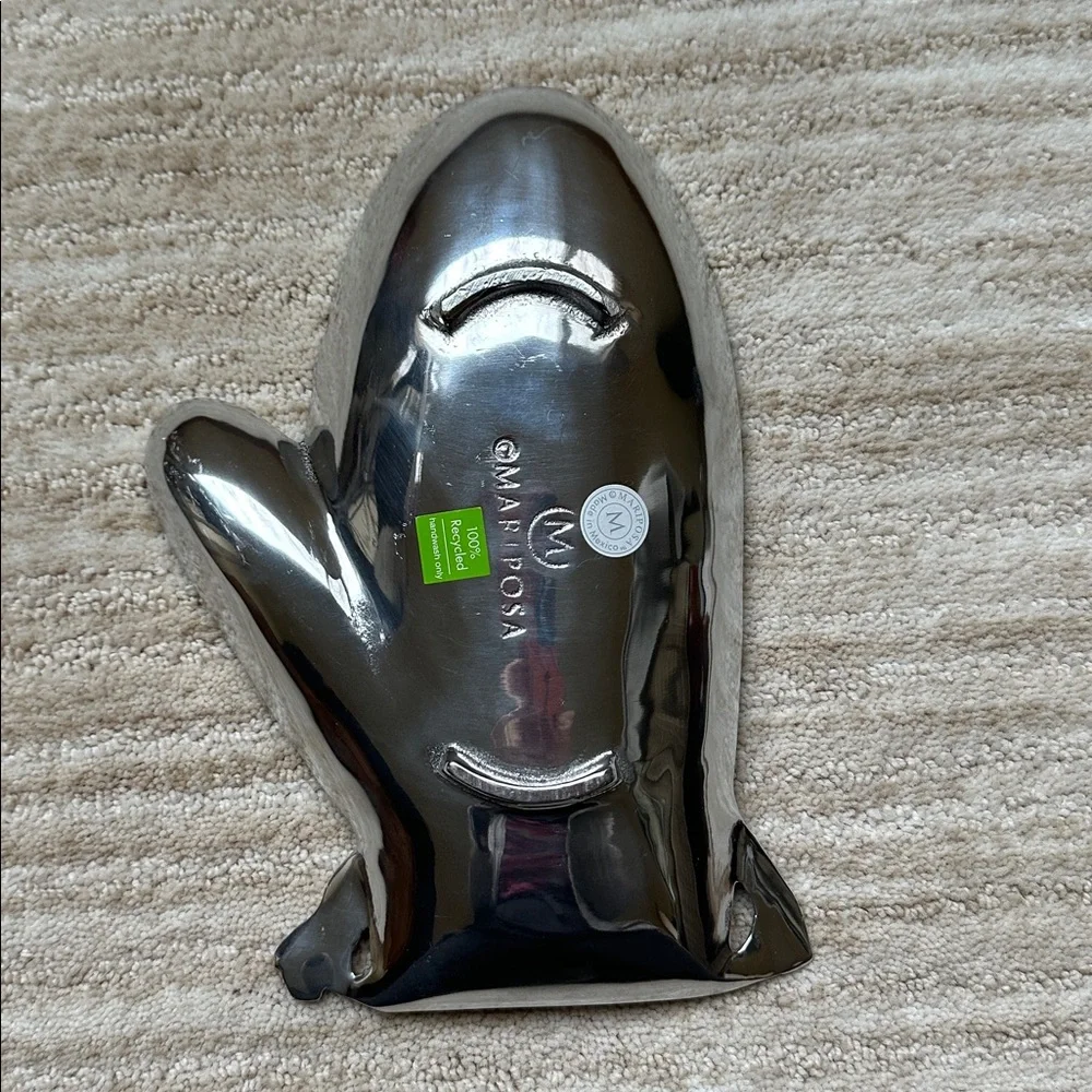 Mariposa Mitten Dish Brillante Cast Aluminum Serving Dish Candy Dish Trinket